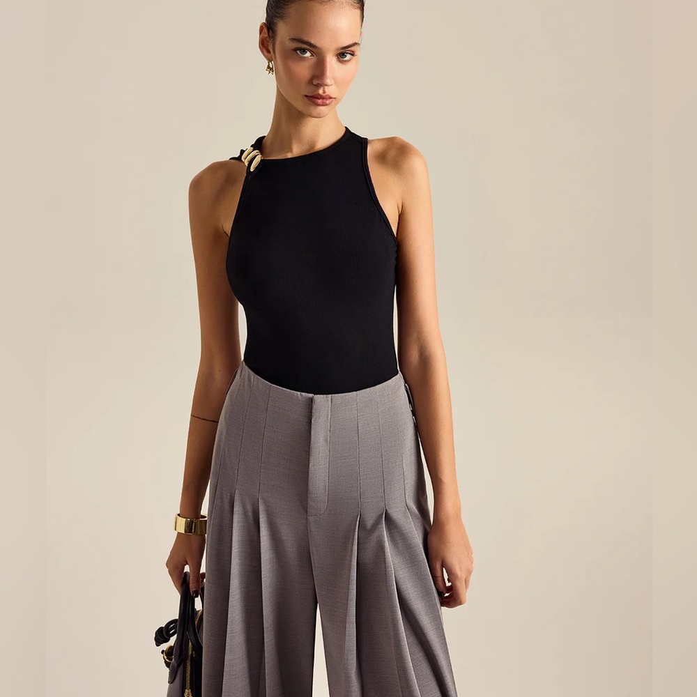 Commense Black Sleeveless Jersey Top with Decorative Shoulder Detail - Picture 3 of 6